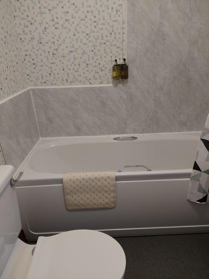 Twa Dogs Inn 凯西克 外观 照片